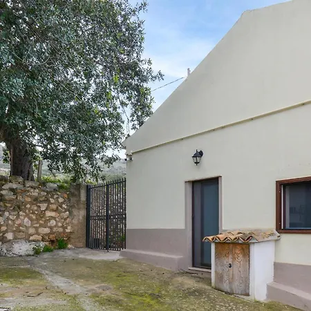 בית נופש Stunning Home In Comiso With Wifi